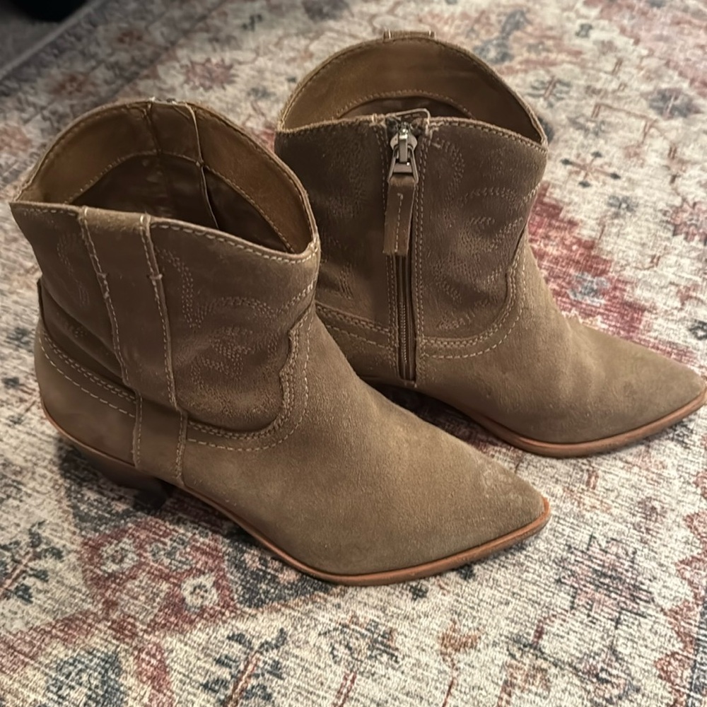 Dolce Vita short cowboy boot